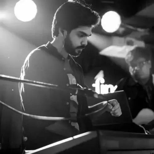 Elementor #989074 4 Diploma in Music Production & Performance